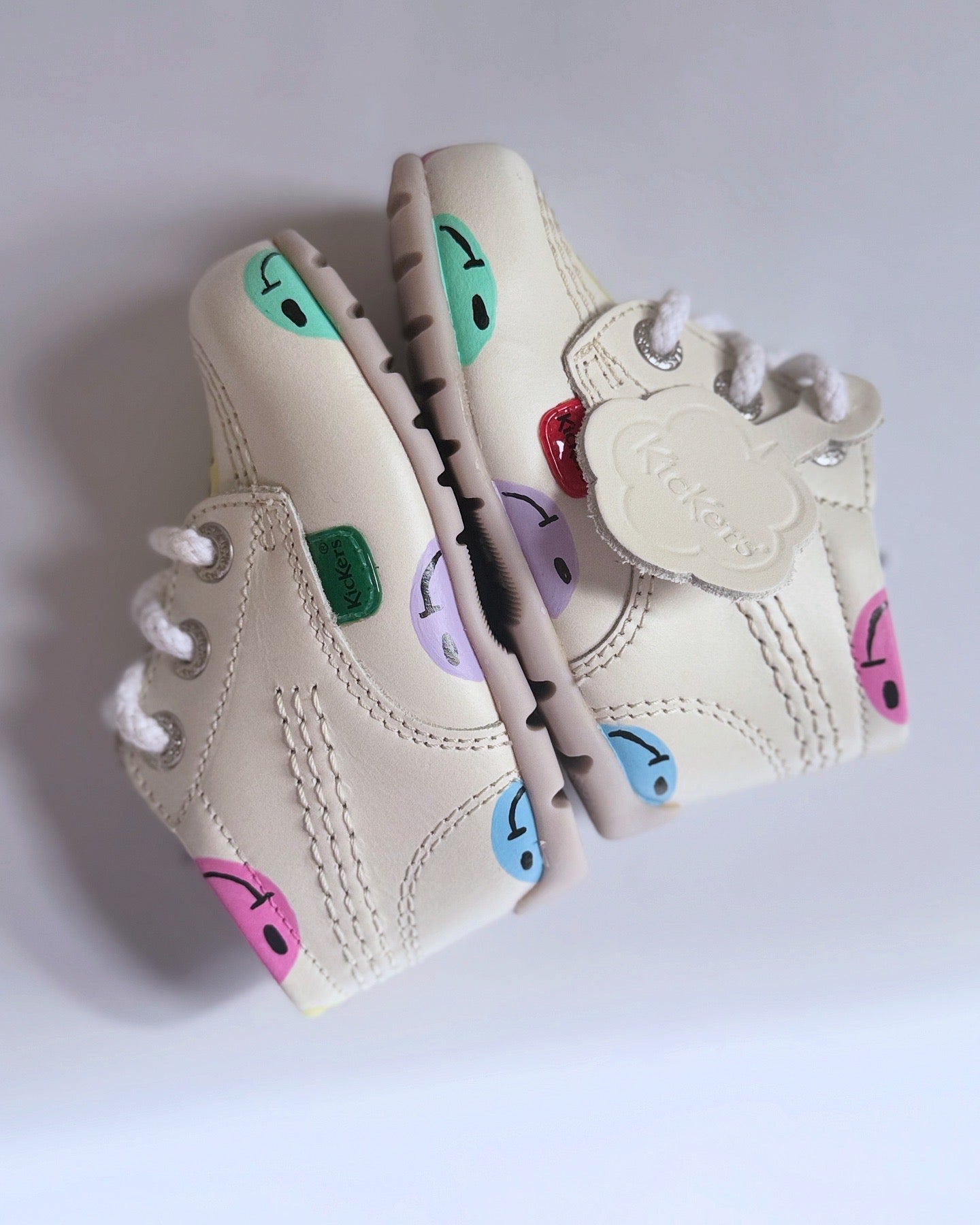 Kickers Boots Smiley Face (kids EU 17 UK 1)