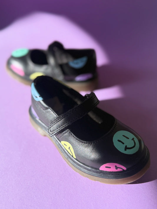 Dr. Martens Mary Jane Shoes (kids EU 23)